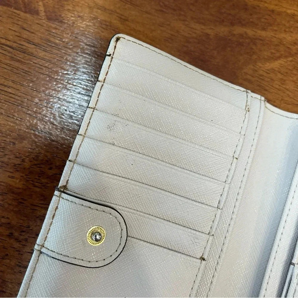 Kate Spade cream Laurel Way Stacy wallet - Picture 9 of 13